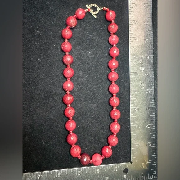 Elegant Red Beaded Necklace - Picture 2 of 2